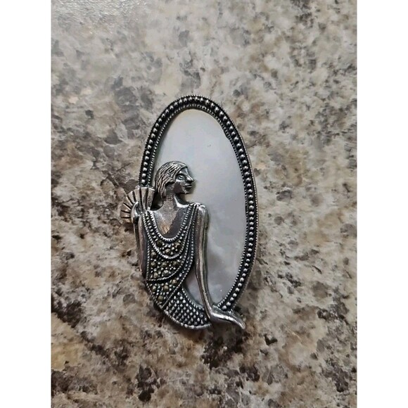 VINTAGE STERLING SILVER MOTHER PEARL MARCASITE ART NOUVEAU WOMAN W/ FAN BROOCH - Picture 1 of 5